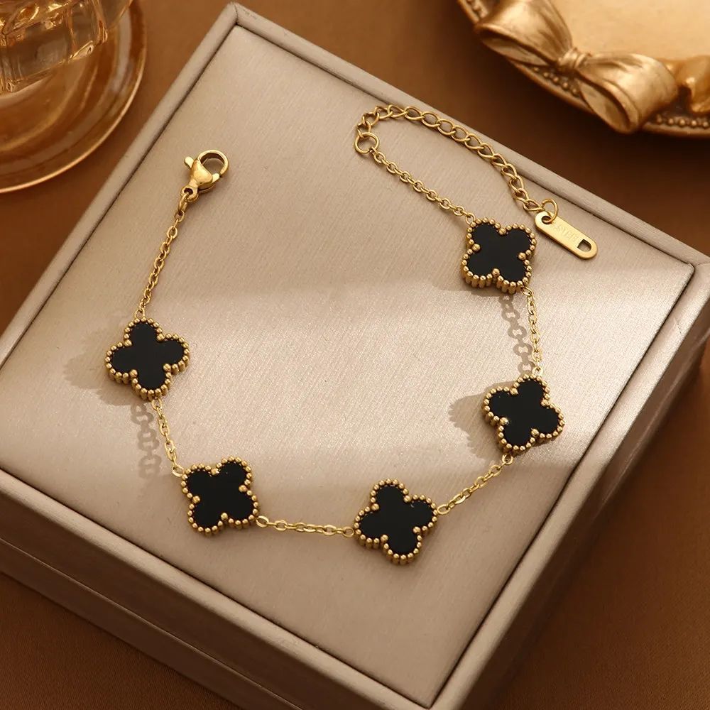 Clover Design Bracelet  - Adjustable - High Quality