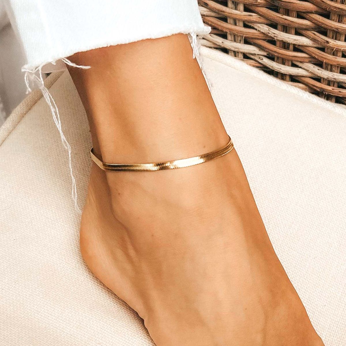 Beautiful Charm Snake Anklet - Pure Golden Color